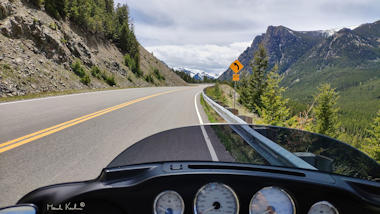 Climbing to the Beartooth pass